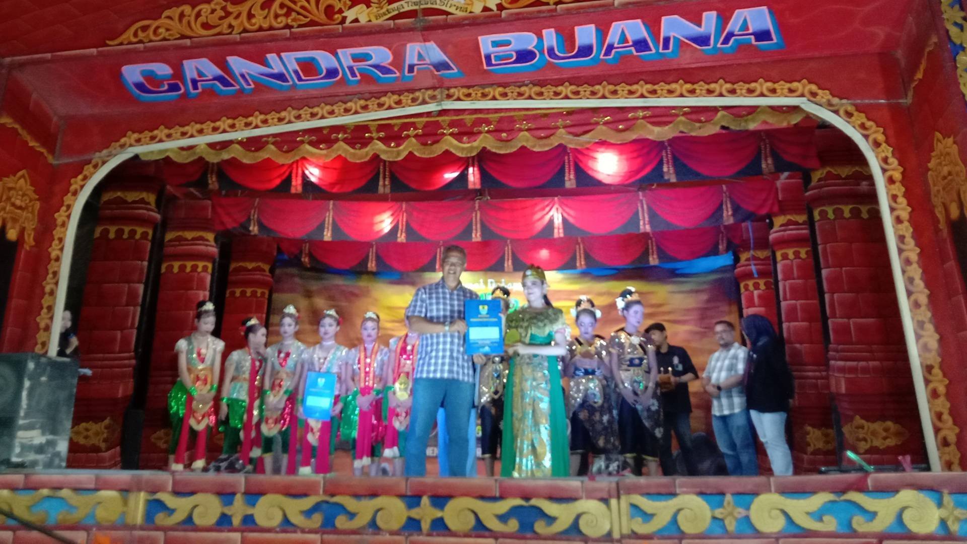 Grand Final Lomba Tari Kreasi Tradisional Pukau Penonton di Gedung Bundar